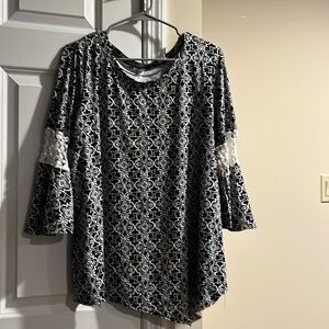 Pretty shirt.. good condition